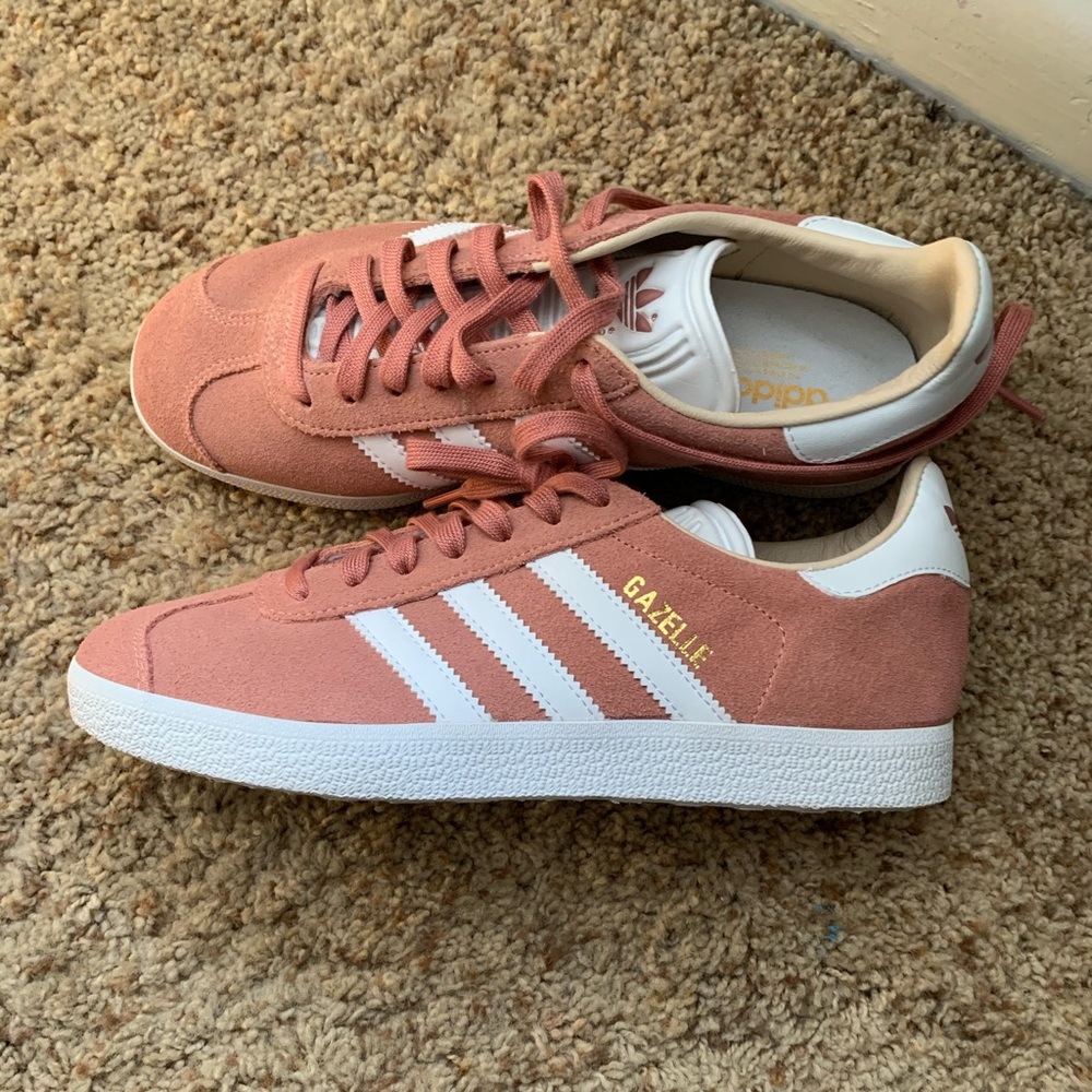 Women’s 6.5 Adidas Gazelles